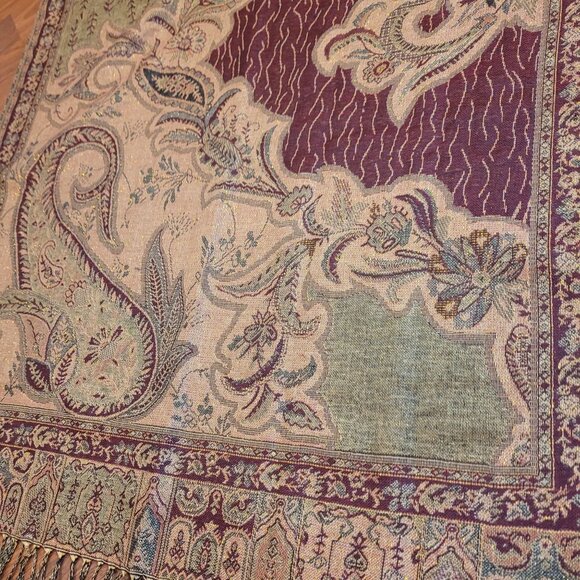 Waverly Paisley Scarf Wrap Shawl 27" X 69" Including Fringe Elegant Gold & Burgu - Picture 13 of 15